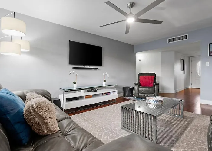 3bedroom 2bath Near Asu With Heated Pool, Hot Tub, & Massive Putting