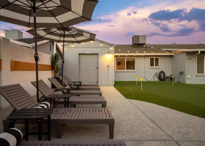 3bedroom 2bath Near Asu With Heated Pool, Hot Tub, & Massive Putting Holiday home *